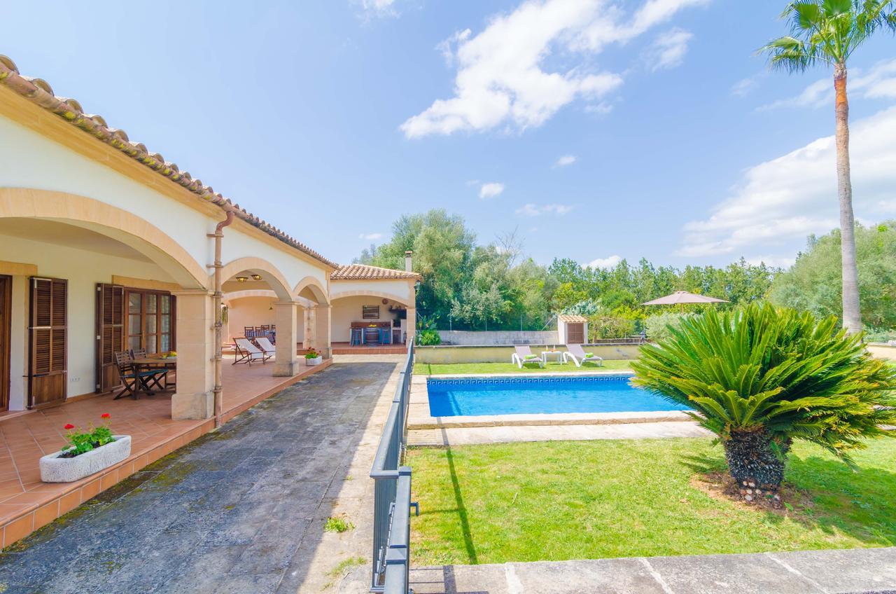 Ses Covetes Villa Petra  Exteriör bild
