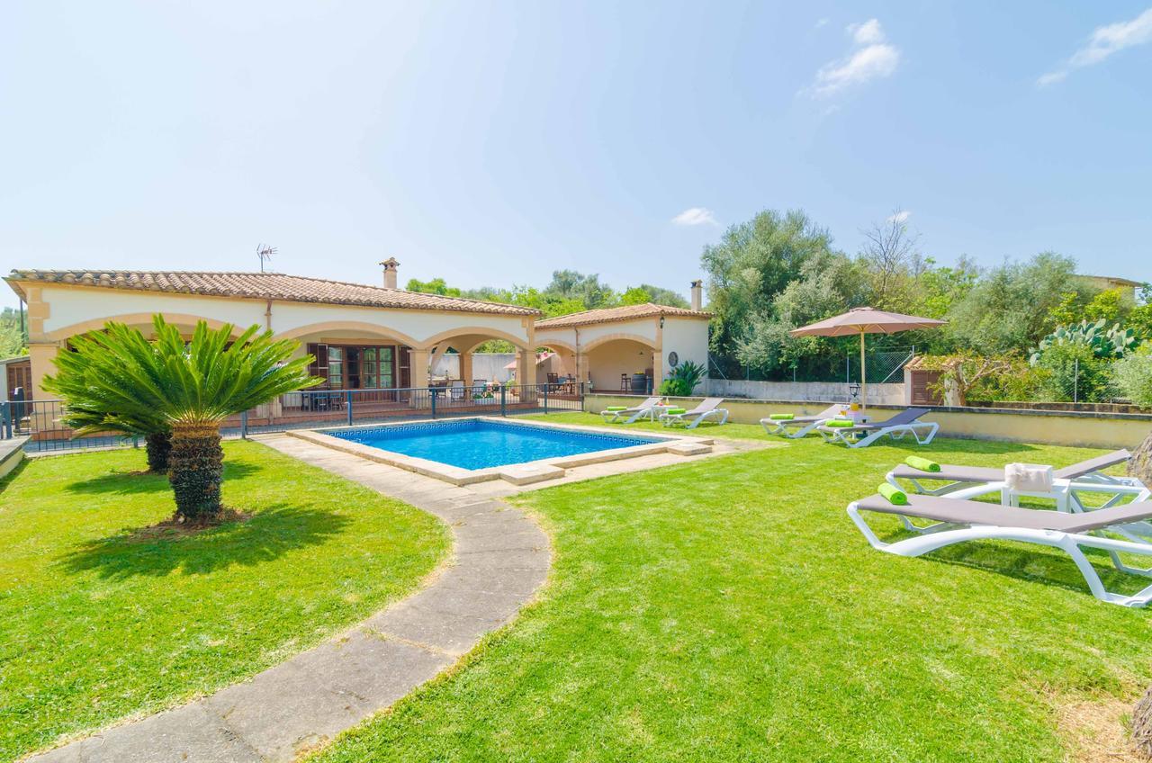 Ses Covetes Villa Petra  Exteriör bild