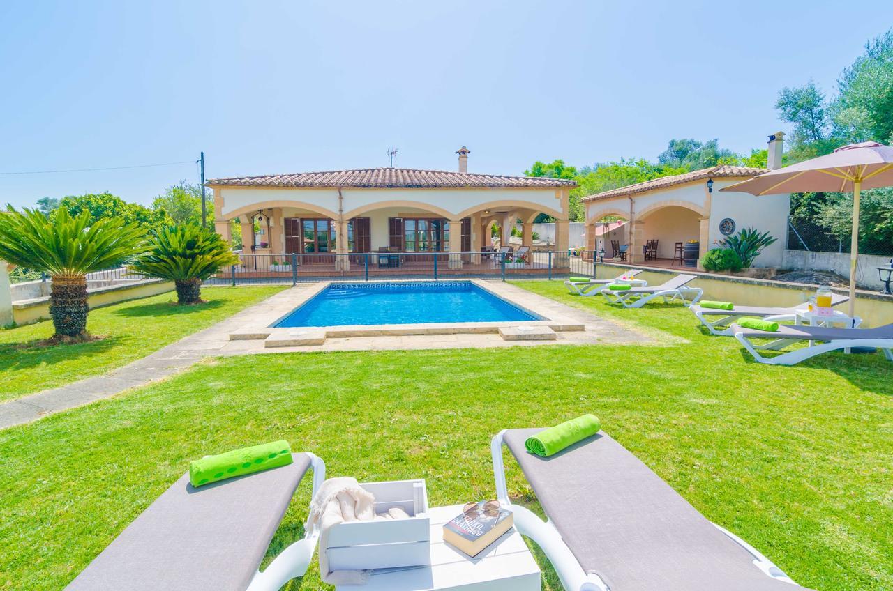 Ses Covetes Villa Petra  Exteriör bild